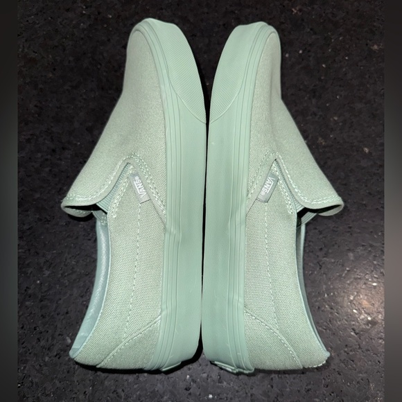 NEW VANS MONO SAGE GREEN CANVAS SLIP ON SNEAKERS 
SZ M 7.5 W 9 - Picture 6 of 10